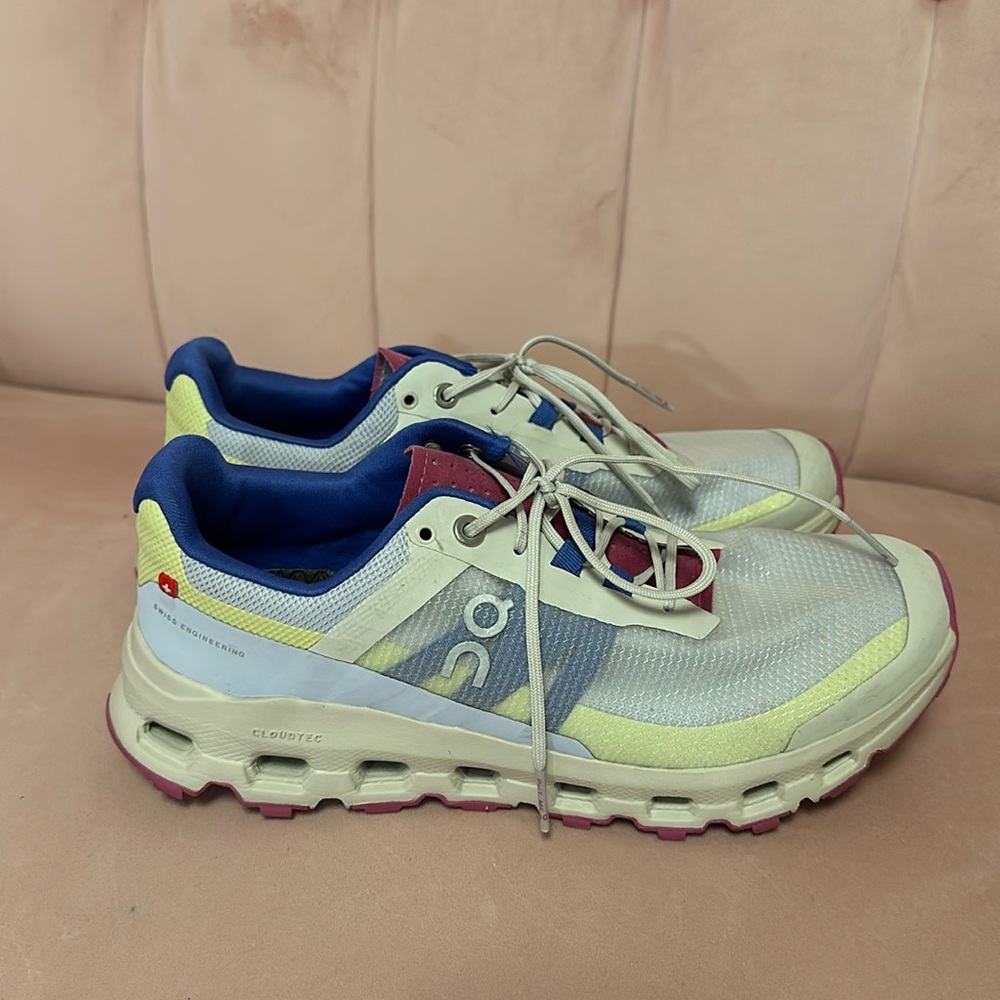 On Cloud Running Cloudvista Sneakers